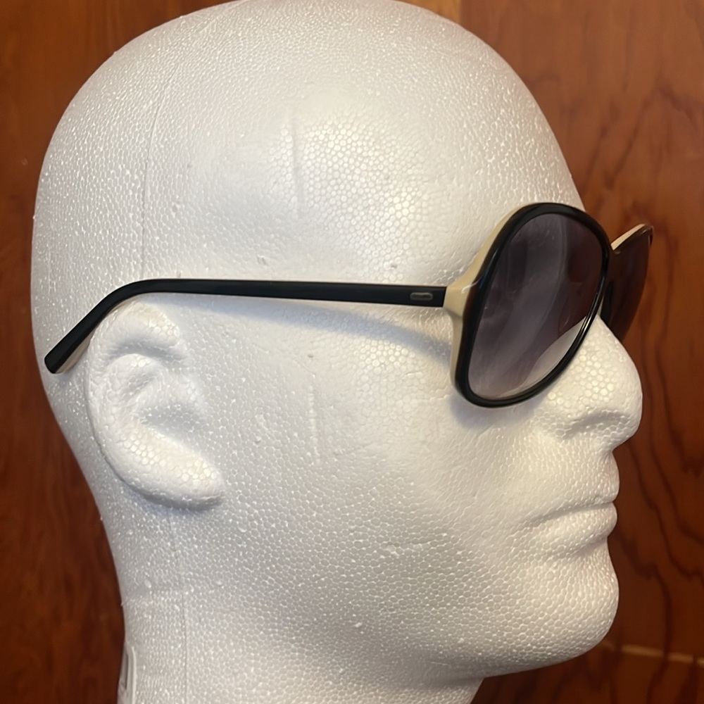 shades - Picture 6 of 7